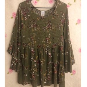 Loose sleeve floral blouse